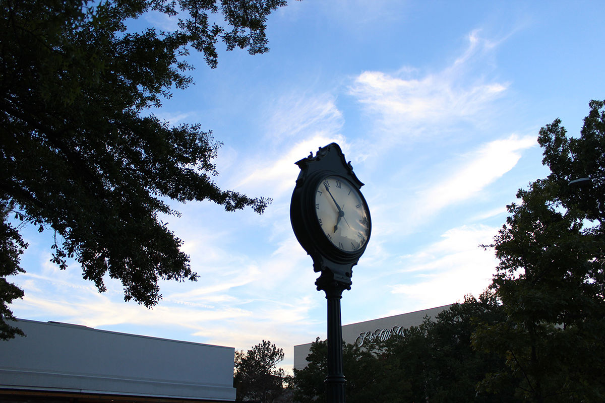 utica square clock.jpg